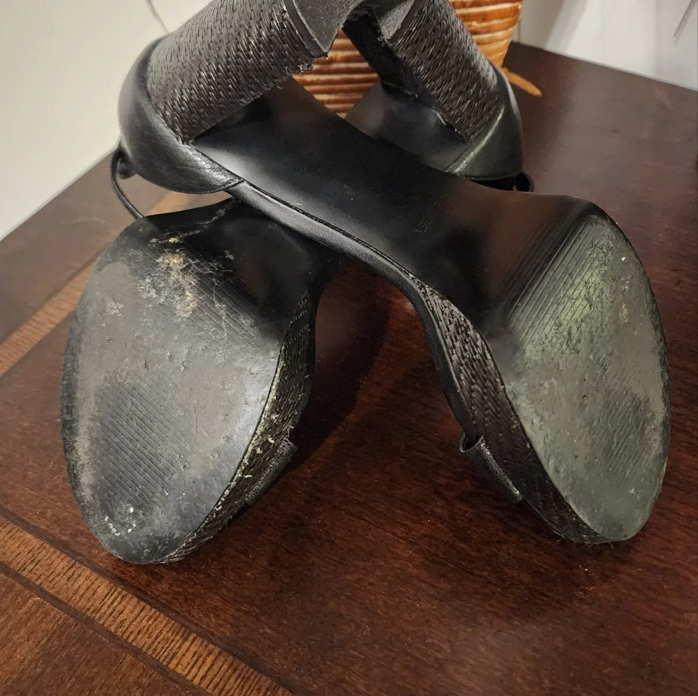 Heels - Picture 7 of 9